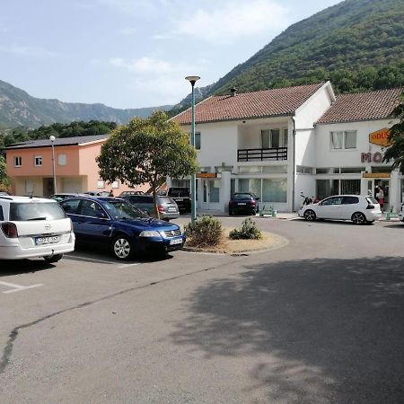 Motel And Restaurant Odusak Dreznjak Екстер'єр фото
