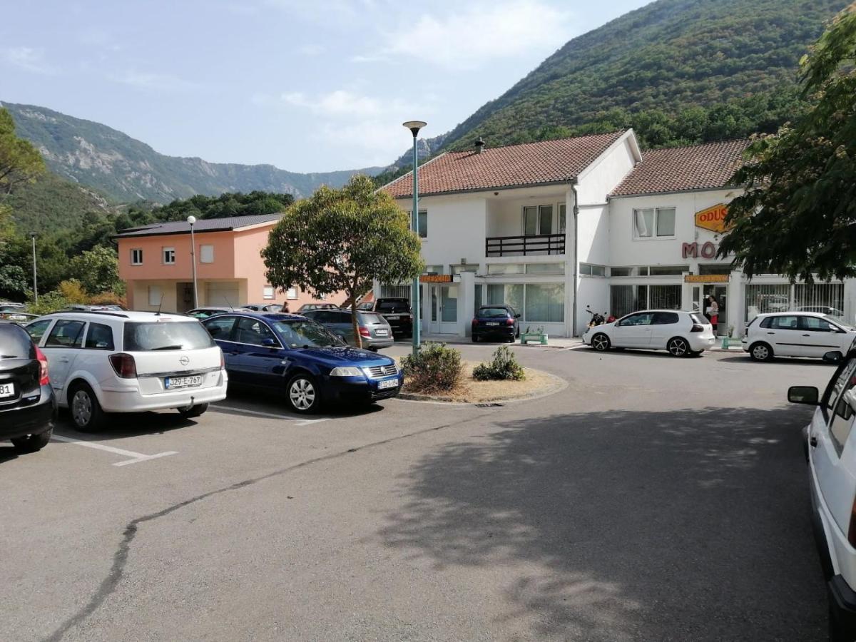 Motel And Restaurant Odusak Dreznjak Екстер'єр фото
