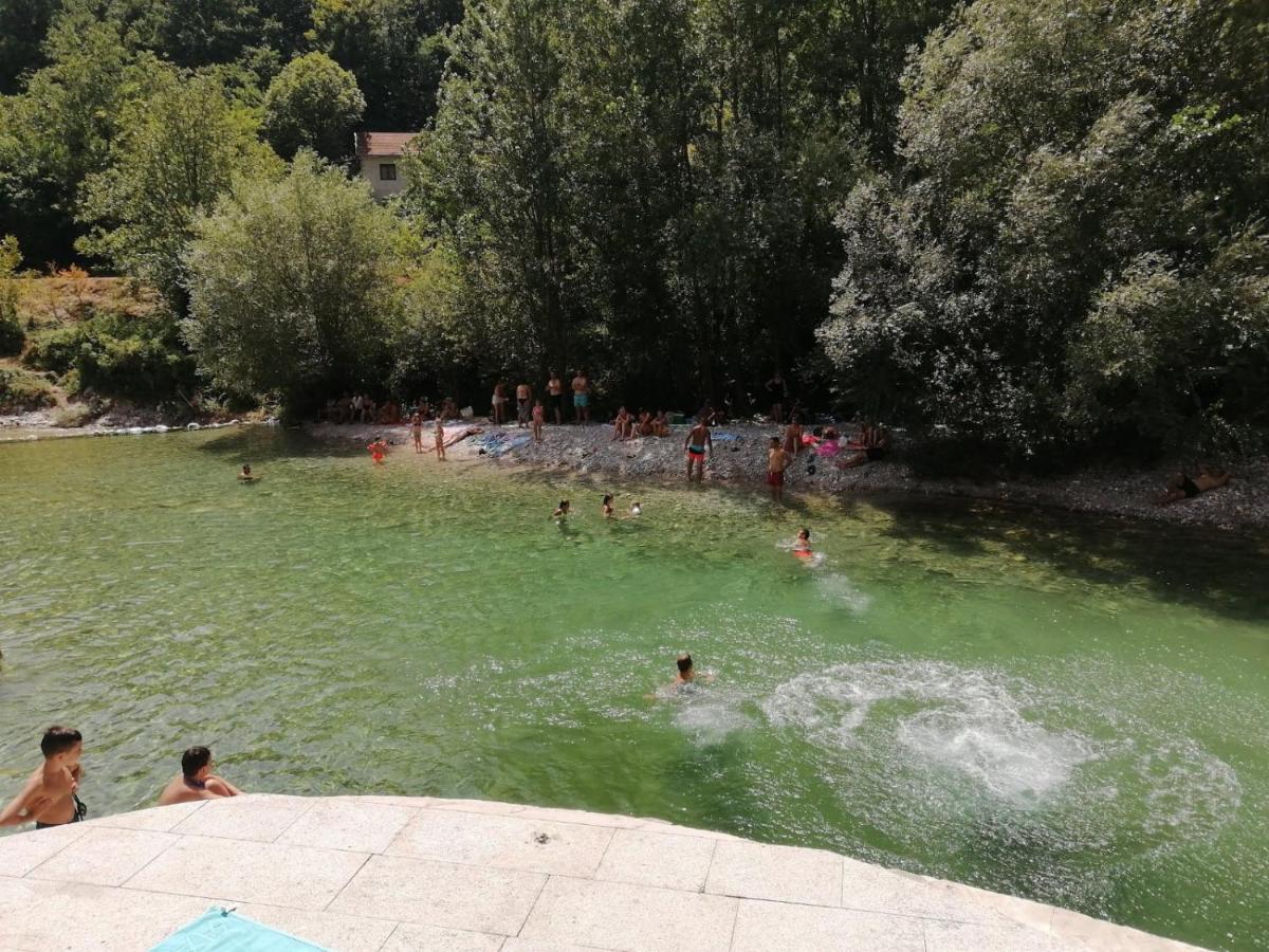 Motel And Restaurant Odusak Dreznjak Екстер'єр фото