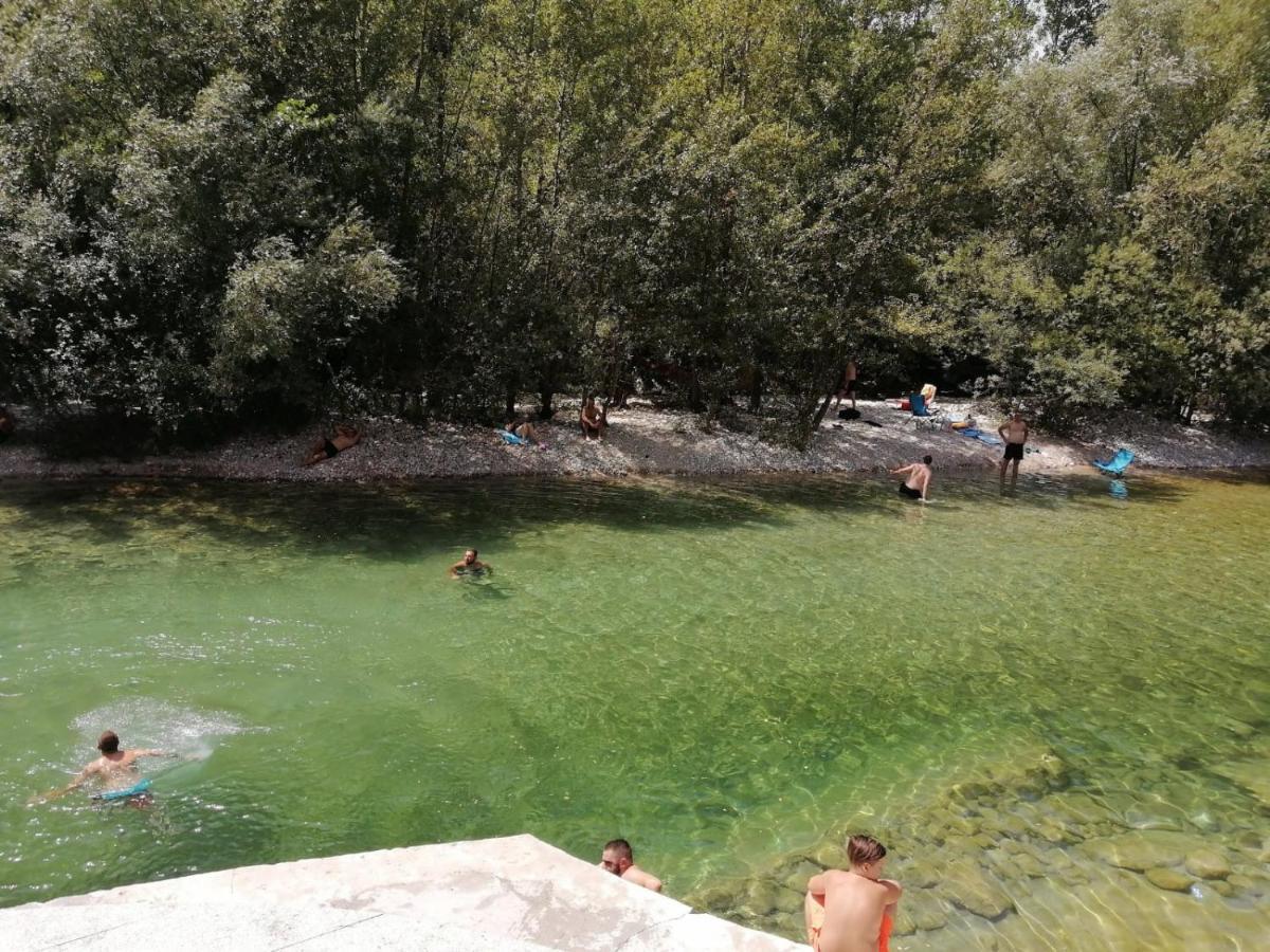 Motel And Restaurant Odusak Dreznjak Екстер'єр фото