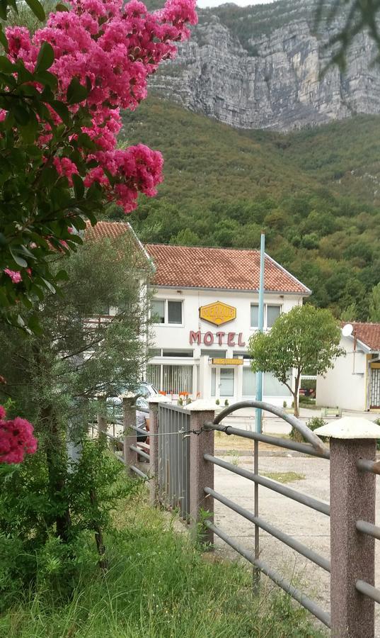 Motel And Restaurant Odusak Dreznjak Екстер'єр фото